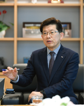 회장님 사진